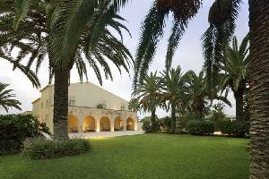 Xtrallusion offers characteristic Bed and Breakfast, B&B, Guest House, Hotel, Albergo and Country Lodge accommodation in Italy. Plus independent self-guided Walking, Adventure, Activity, Skiing and Paragliding Holiday itineraries on the Italian Rivieras, in the Italian Lakes, in the Italian Alps and in some of the most beautiful corners of Italy.